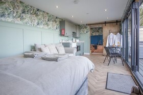 The Caswell Bay Hide out