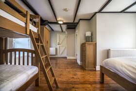 Barn Conversion - Hot Tub - Penally