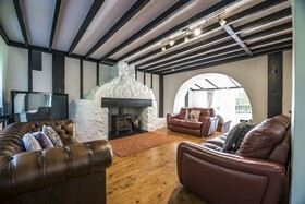 Barn Conversion - Hot Tub - Penally