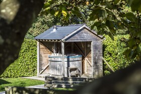 Barn Conversion - Hot Tub - Penally