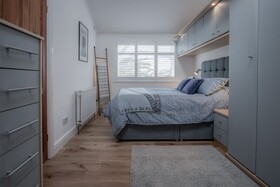 Town Heights Holiday Home  Tenby