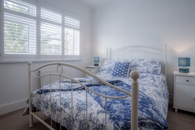 Town Heights Holiday Home  Tenby