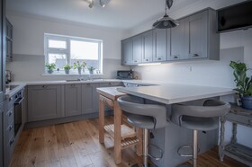 Town Heights Holiday Home  Tenby