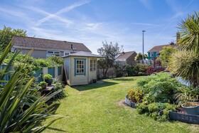 Town Heights Holiday Home  Tenby