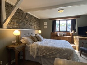 Tom's Of Tregaron