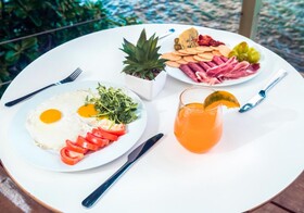 473 Grenada Boutique Resort