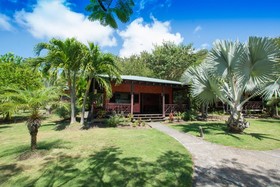 Le Phare Bleu Boutique Hotel & Marina