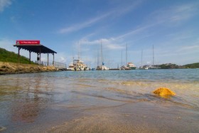 Le Phare Bleu Boutique Hotel & Marina