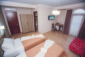 Daisi-Sunset Hotel