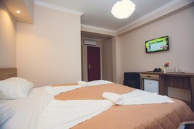 Daisi-Sunset Hotel