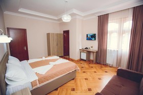 Daisi-Sunset Hotel