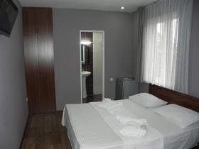 Hotel Leon