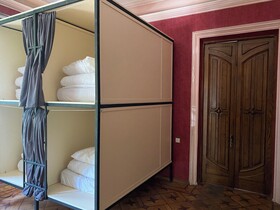 Karvi Hostel & Suites