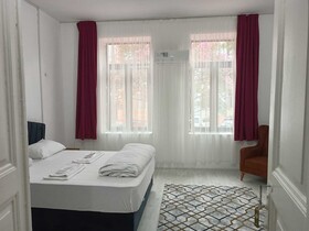 Karvi Hostel & Suites