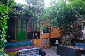 Karvi Hostel & Suites