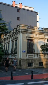 Karvi Hostel & Suites