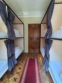 Karvi Hostel & Suites