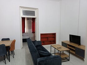 Karvi Hostel & Suites