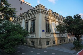 Karvi Hostel & Suites