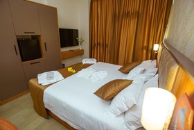 New Wave Hotel