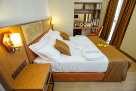 New Wave Hotel