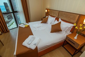 New Wave Hotel