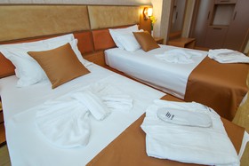 New Wave Hotel
