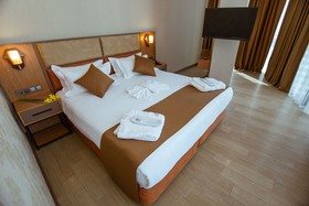 New Wave Hotel