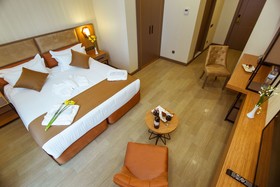 New Wave Hotel