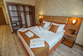 New Wave Hotel