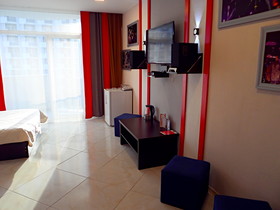 Rock Hotel First Line