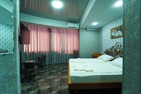 West Star Hotel