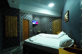 West Star Hotel