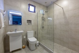 4 Rooms Boutique Hotel