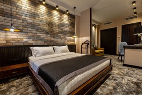 Adamo Hotel