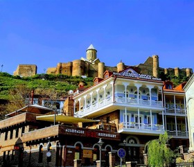 Aivani Hotel