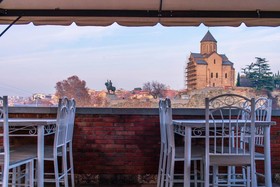 Aivani Hotel
