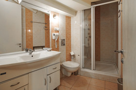 Arta Hotel