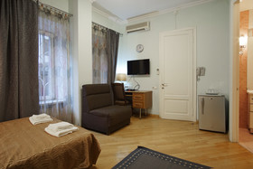 Arta Hotel