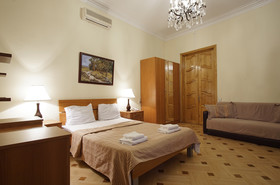Arta Hotel