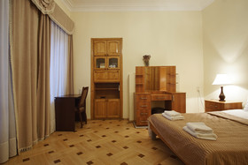 Arta Hotel