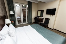 Opera Tbilisi Old Art Boutique Hotel