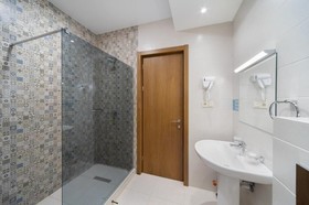 Brooch Hotel