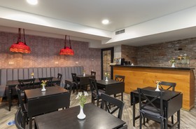 Brooch Hotel