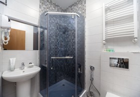 Brooch Hotel