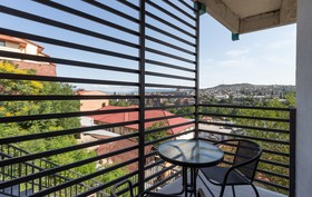 Brooch Hotel