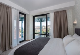 Brooch Hotel