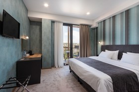 Brooch Hotel