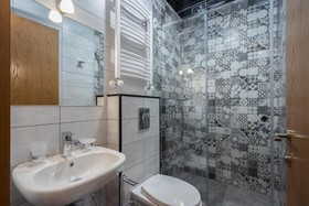 Brooch Hotel