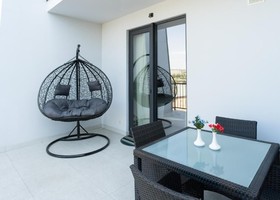 Brooch Hotel